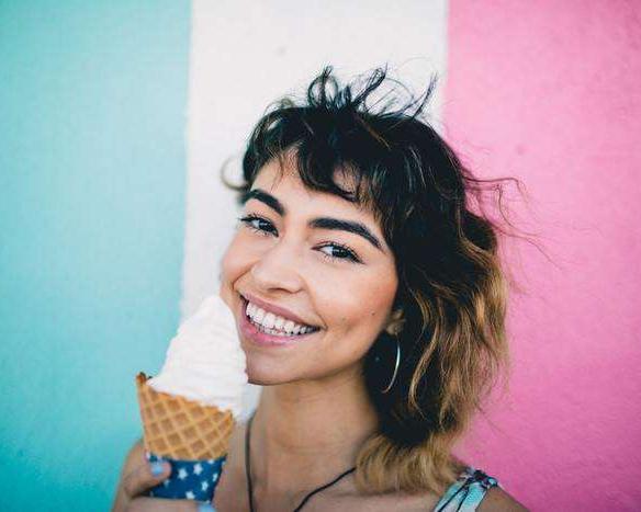 Чистый Голливуд: изучаем плюсы и минусы отбеливания зубов